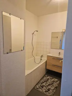 Salle de bains dans l'établissement Studio confortable avec vue sur la ville à Dole, 25 m²