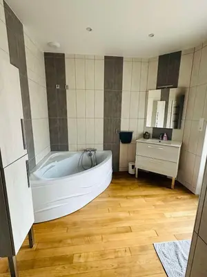 Un ou plusieurs lits dans un hébergement de l'établissement Grand logement lumineux Morvan Lac Settons