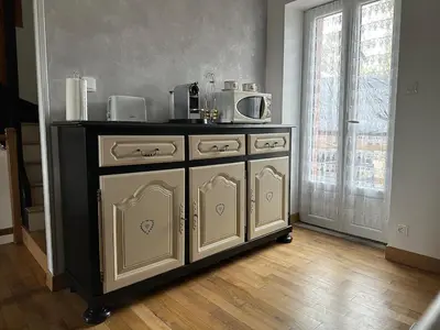 Cuisine ou kitchenette dans l'établissement Grand logement lumineux Morvan Lac Settons