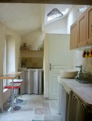 Cuisine ou kitchenette dans l'établissement Gîte Laure et Henri