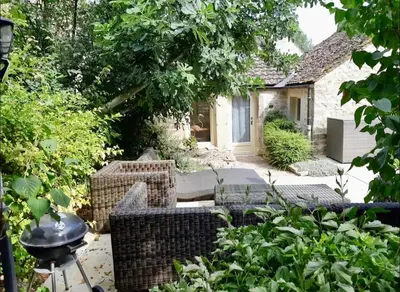 Jardin de l'établissement Gîte Laure et Henri