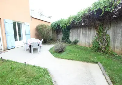 Jardin de l'établissement Escapade Jurassienne-Terrasse & Sérénité