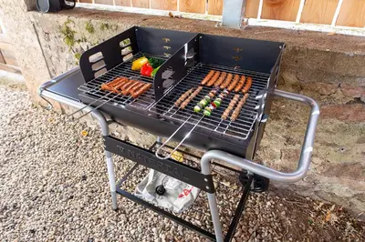 Barbecue disponible mis à disposition des clients de la maison de vacances