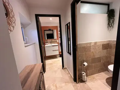Salle de bains dans l'établissement La Maisonnette de Chevannes