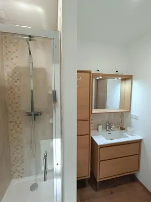 Salle de bains dans l'établissement Maison de vacances à la campagne