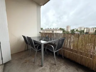 Balcon ou terrasse dans l'établissement Spacieux appartement - 5min du centre ville