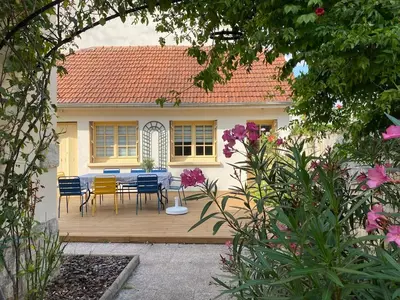 Jardin de l'établissement La Petite Maison en Ville