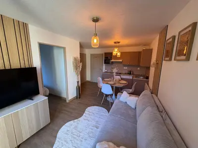 Cuisine ou kitchenette dans l'établissement Du Cep au Green - Piscine & sauna, Beaune Levernois