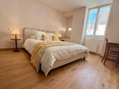 Un ou plusieurs lits dans un hébergement de l'établissement Casa Luna Burgundy