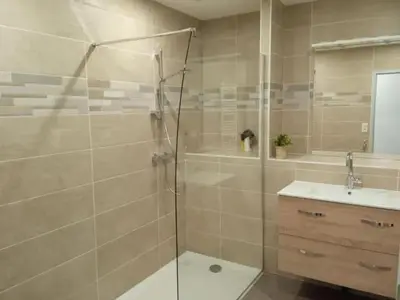 Salle de bains dans l'établissement Maison spacieuse avec 4 chambres à Nevy-sur-Seille
