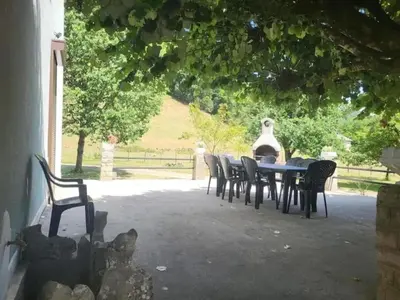 Jardin de l'établissement Maison spacieuse avec 4 chambres à Nevy-sur-Seille