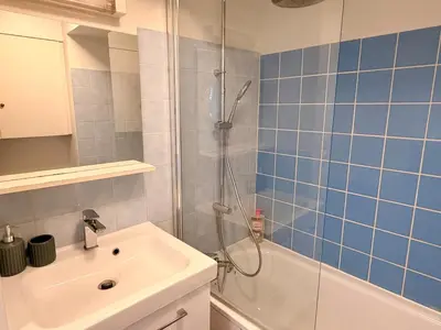 Salle de bains dans l'établissement Duplex - calme- parking gratuit