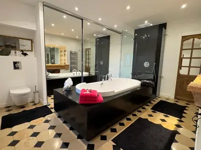 Salle de bains dans l'établissement Clos la Rolline