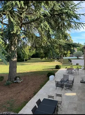 Jardin de l'établissement Clos la Rolline