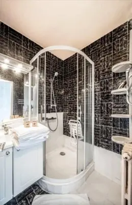 Salle de bains dans l'établissement Logement proche gare SNCF