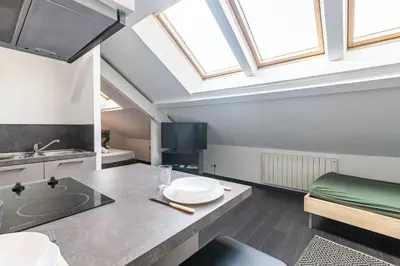 Plan de l'établissement Petit Loft proche Place Darcy