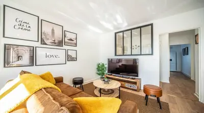 Télévision ou salle de divertissement dans l'établissement Home SWEET HOME