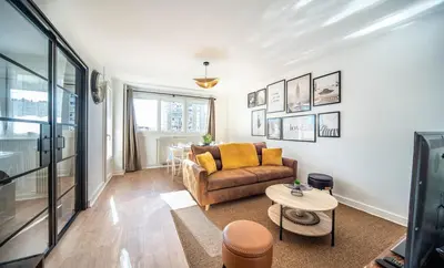 Télévision ou salle de divertissement dans l'établissement Home SWEET HOME
