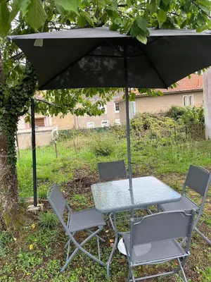 Jardin de l'établissement T3 moderne&jardin& garage&2 lits doubles& lit bébé
