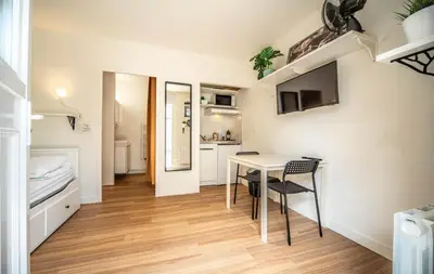 Cuisine ou kitchenette dans l'établissement Boucicaut Yellow Studio