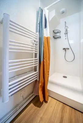 Salle de bains dans l'établissement Boucicaut Yellow Studio