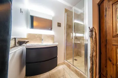 Salle de bains dans l'établissement L'Atelier des Rêves