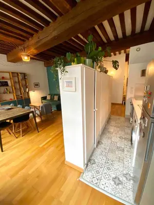 Cuisine ou kitchenette dans l'établissement Le Verrerie with 2 bedrooms, Historic Center