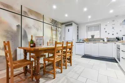 Cuisine ou kitchenette dans l'établissement L'Aligoté - T3 95m2, terrasse 40m2 & parking privé