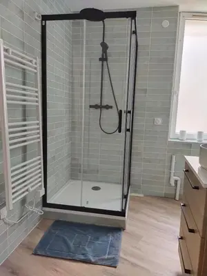 Salle de bains dans l'établissement La Volière Dijon Transvaal