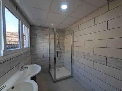 Salle de bains dans l'établissement Villa antigone
