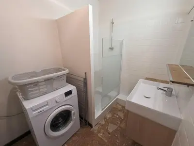 Salle de bains dans l'établissement Villa antigone