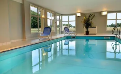 Piscine de l'établissement Beaune Levernois - Piscine Chauffée, Sauna et Golf ou située à proximité