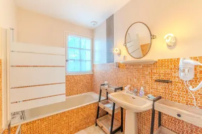 Salle de bains dans l'établissement Bruyère et Charmes de Bourgogne