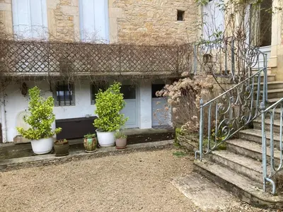 Jardin de l'établissement Charming and peaceful Appartement des Rosiers