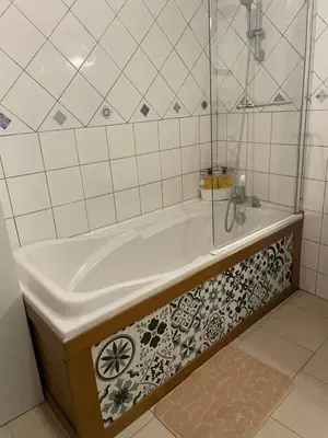 Salle de bains dans l'établissement À l'improviste est une maison individuelle