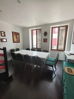 Coin salon dans l'établissement Grand duplex en centre ville pour 10 personnes et plus