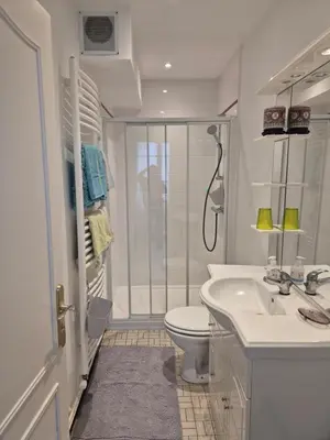 Salle de bains dans l'établissement Le rempart