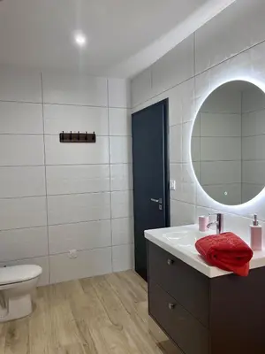 Salle de bains dans l'établissement La Longère - T2 confortable avec parking