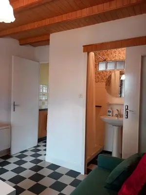 Cuisine ou kitchenette dans l'établissement Au coteau des Thermes