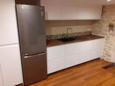 Cuisine ou kitchenette dans l'établissement La Grange, superb 4 bedroom barn conversion in Bourgogne