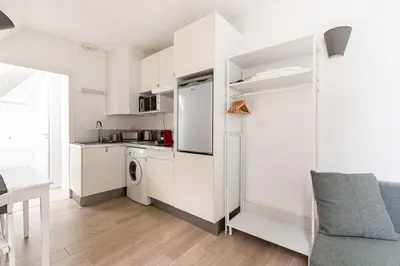 Cuisine ou kitchenette dans l'établissement Studio Hyper centre - Dans Hotel Particulier - Charles le Téméraire