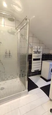 Salle de bains dans l'établissement Loft climatisé 100 m de la gare