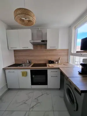 Cuisine ou kitchenette dans l'établissement Grand 3 Bedroom Apartment Dijon