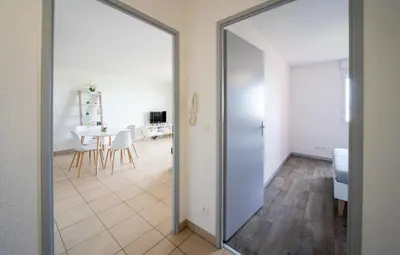 Télévision ou salle de divertissement dans l'établissement L'echappée belle