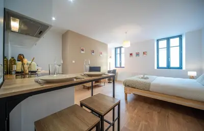 Cuisine ou kitchenette dans l'établissement Le Saint-Georges 2