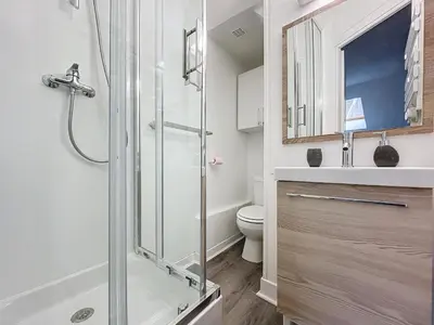 Salle de bains dans l'établissement Le Petit Jules