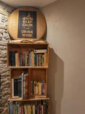 Bibliothèque dans l'appartement