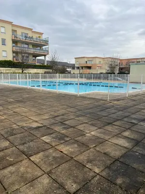 Piscine de l'établissement Charmant T2 - Proche Zénith et Toison d'Or ou située à proximité
