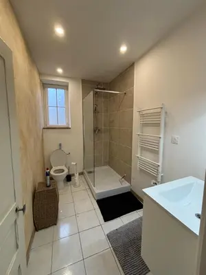 Salle de bains dans l'établissement Appartement cosy 6 places