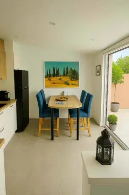 Cuisine ou kitchenette dans l'établissement Le Refuge Contemporain